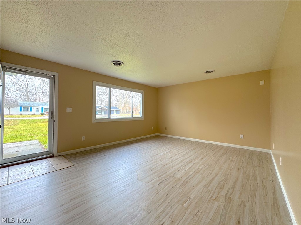 18066 Hillcrest Drive Lake Milton OH 44429