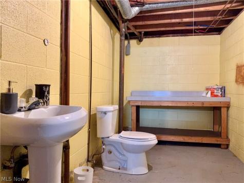 1008 Columbus Circle S Ashland OH 44805
