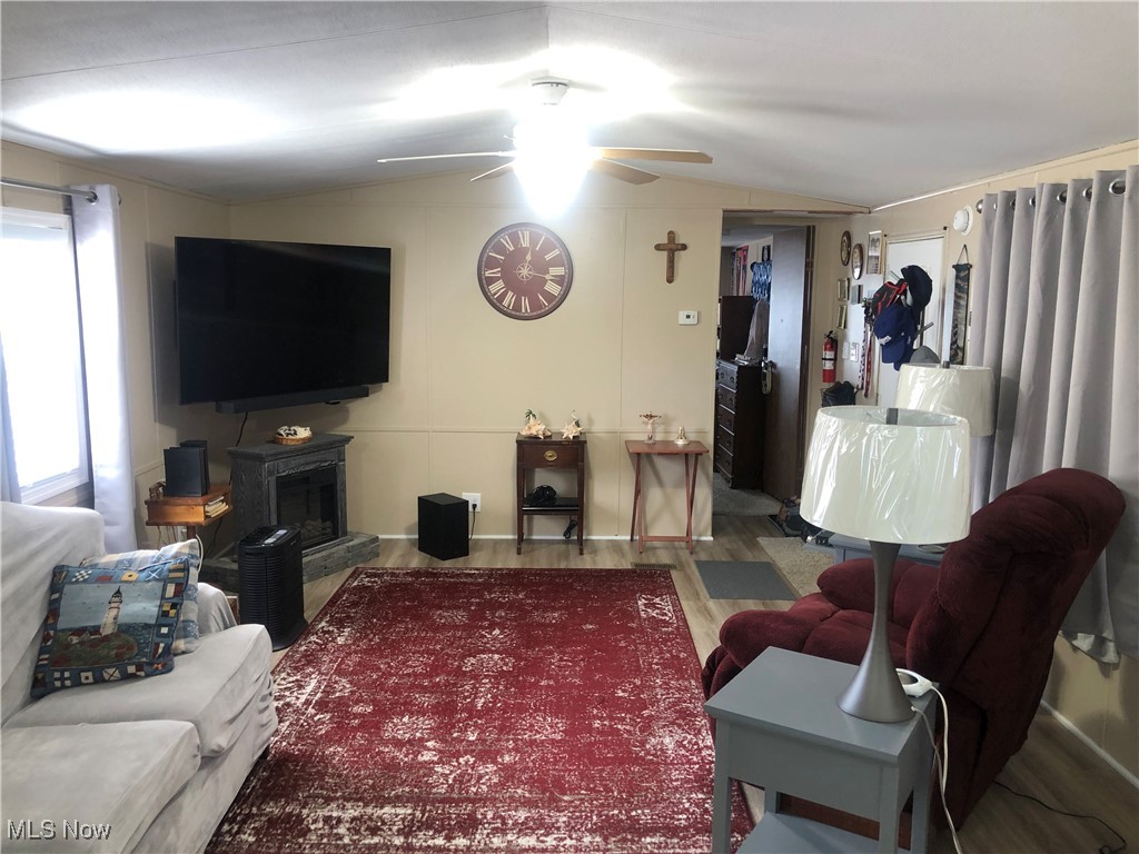 5219 N Street NE Magnolia OH 44643