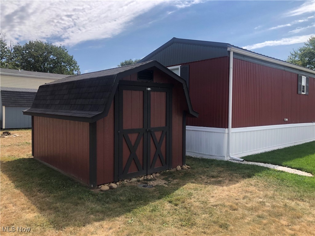 5219 N Street NE Magnolia OH 44643