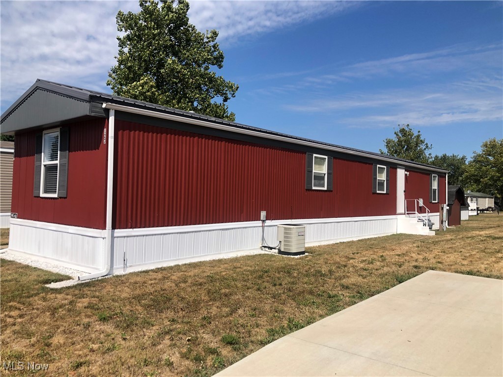 5219 N Street NE Magnolia OH 44643