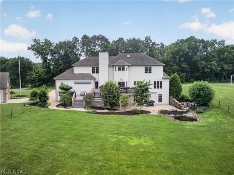 1343 Vermillion Drive Barberton OH 44203