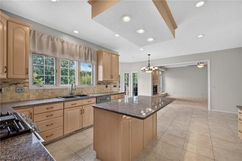 1343 Vermillion Drive Barberton OH 44203