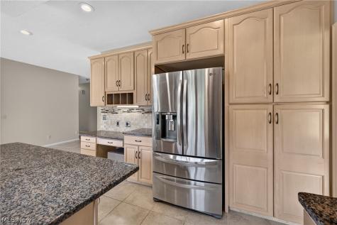 1343 Vermillion Drive Barberton OH 44203