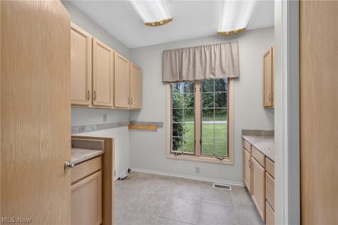 1343 Vermillion Drive Barberton OH 44203