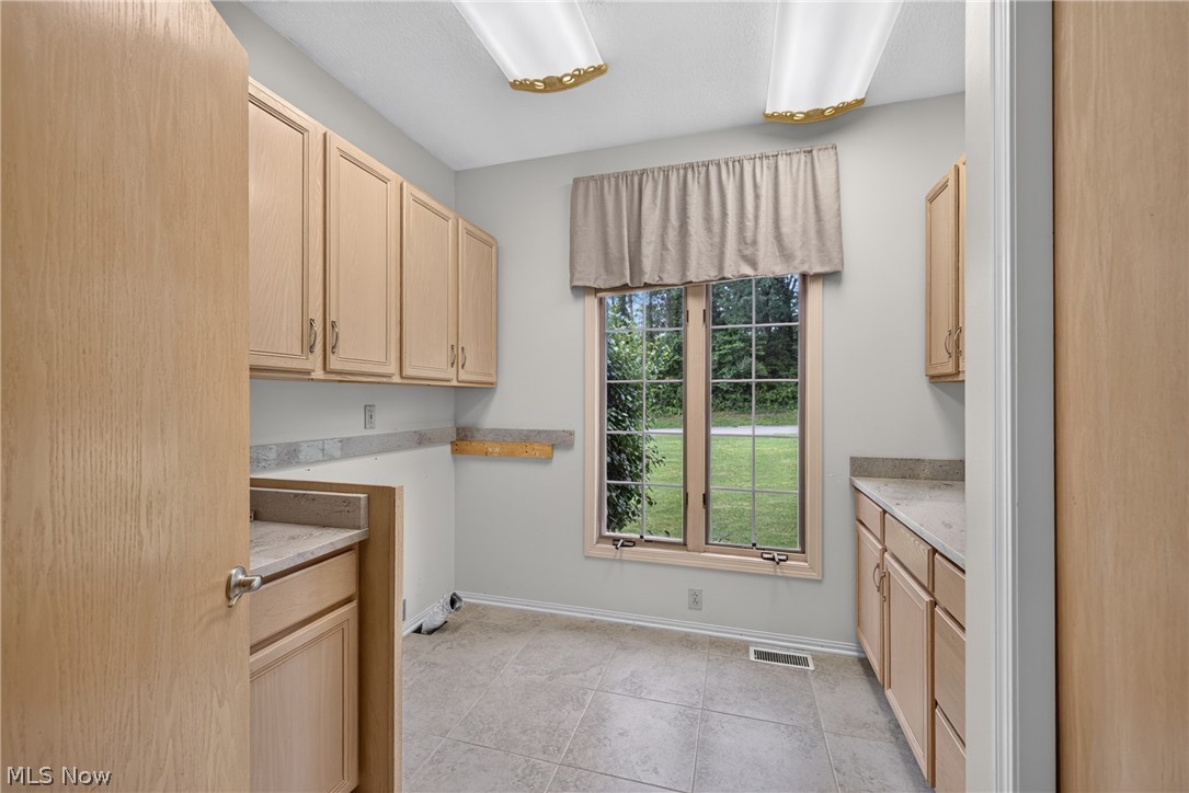 1343 Vermillion Drive Barberton OH 44203