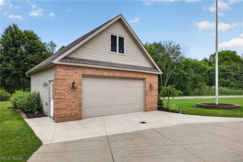 1343 Vermillion Drive Barberton OH 44203
