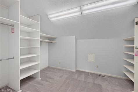 1343 Vermillion Drive Barberton OH 44203