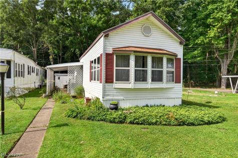 1219 Pasadena Boulevard NW North Canton OH 44720