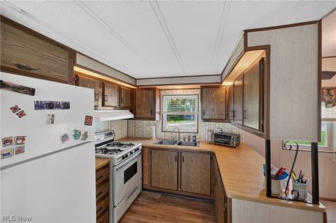 1219 Pasadena Boulevard NW North Canton OH 44720