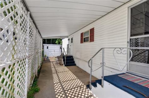 1219 Pasadena Boulevard NW North Canton OH 44720