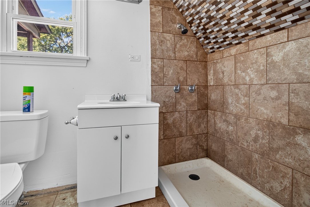 186 Parmely Avenue Elyria OH 44035