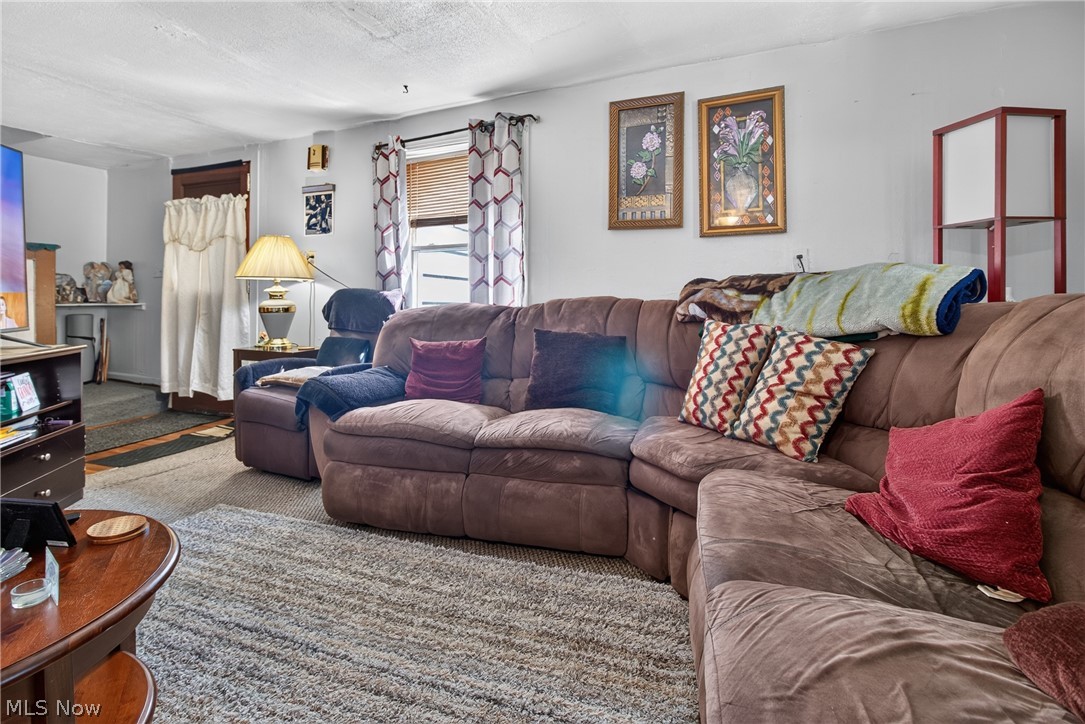 186 Parmely Avenue Elyria OH 44035