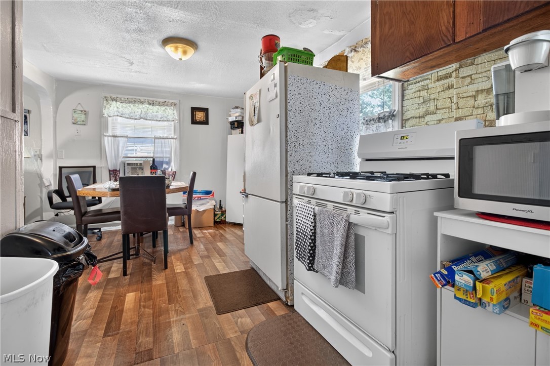 186 Parmely Avenue Elyria OH 44035