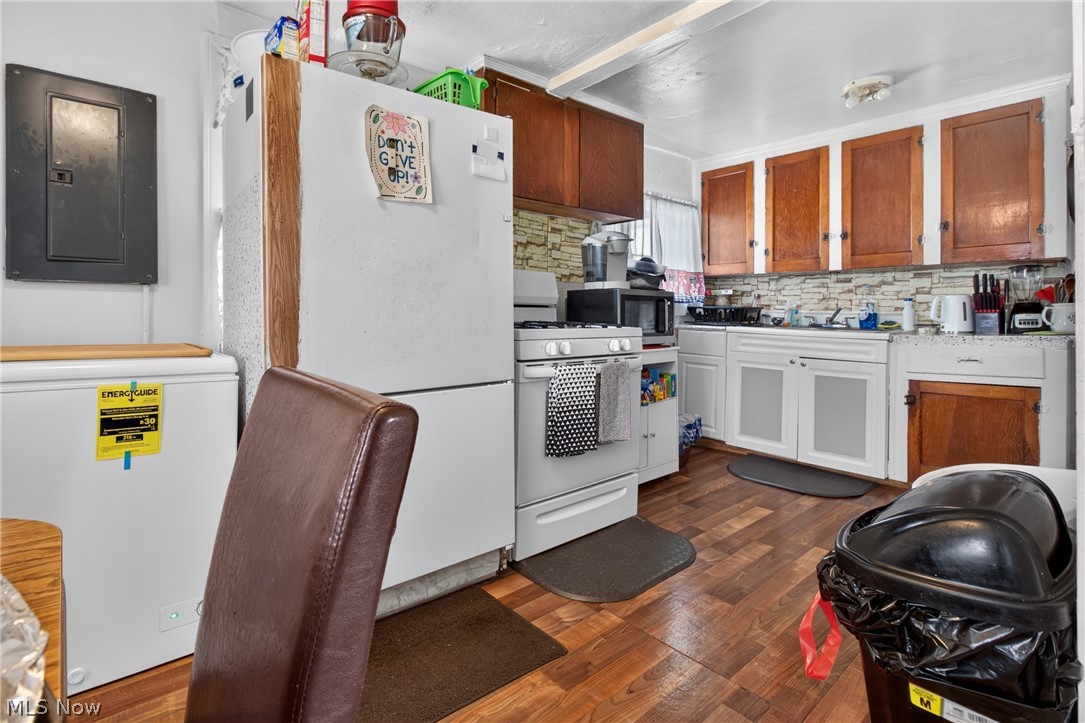 186 Parmely Avenue Elyria OH 44035