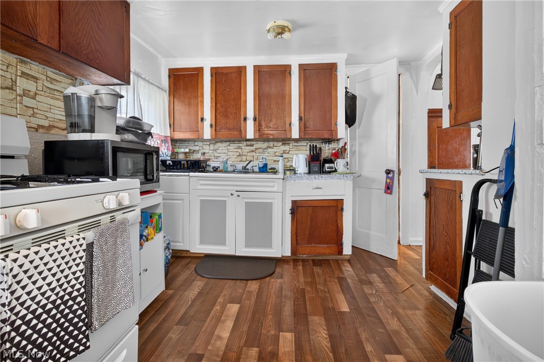 186 Parmely Avenue Elyria OH 44035
