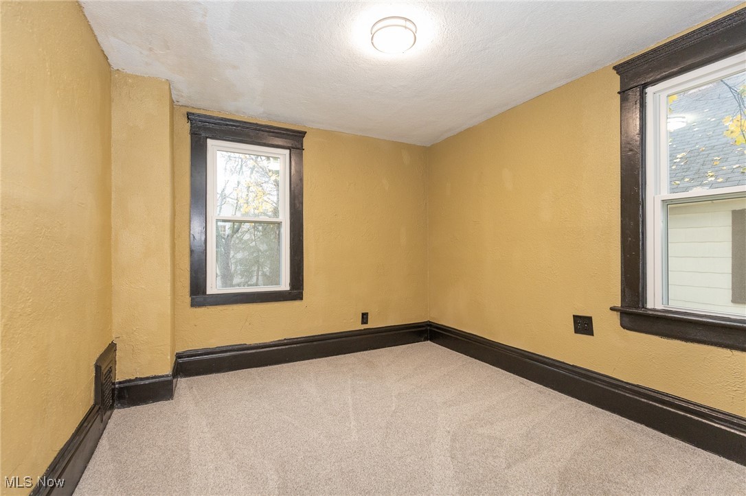 258 Oberlin Court Akron OH 44311