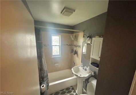 114 Avalon Drive Bedford OH 44146