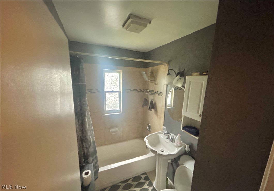 114 Avalon Drive Bedford OH 44146