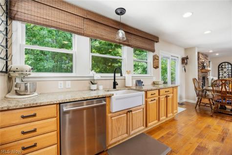 8524 Wayside Drive Olmsted Twp OH 44138