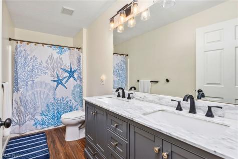 8524 Wayside Drive Olmsted Twp OH 44138