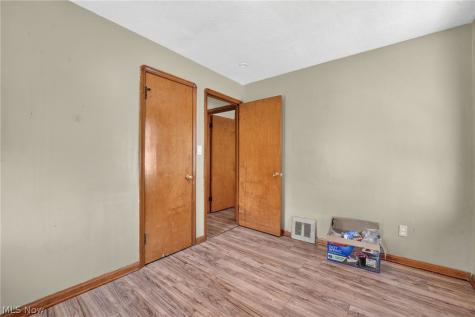 15916 Edgewood Avenue Maple Heights OH 44137