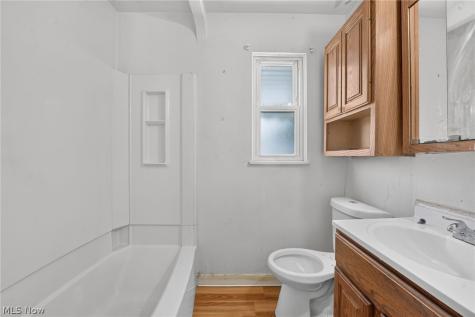 15916 Edgewood Avenue Maple Heights OH 44137
