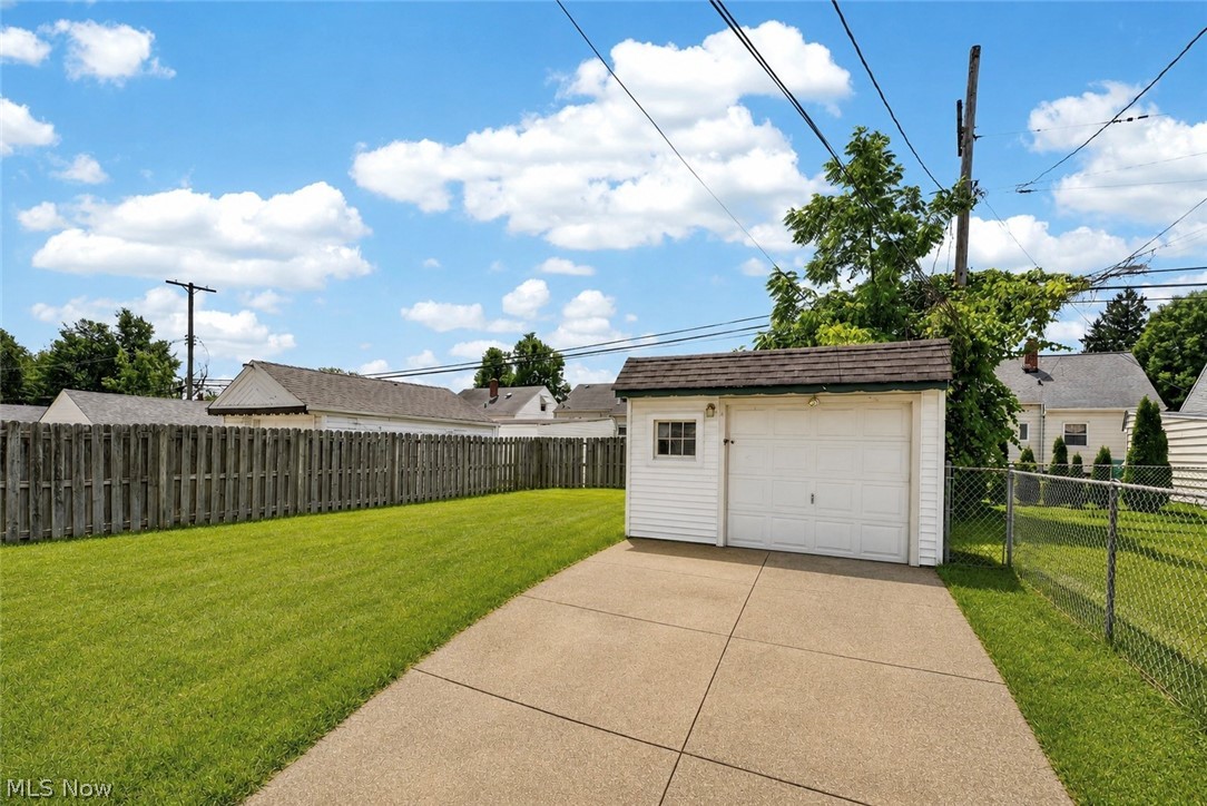 15916 Edgewood Avenue Maple Heights OH 44137