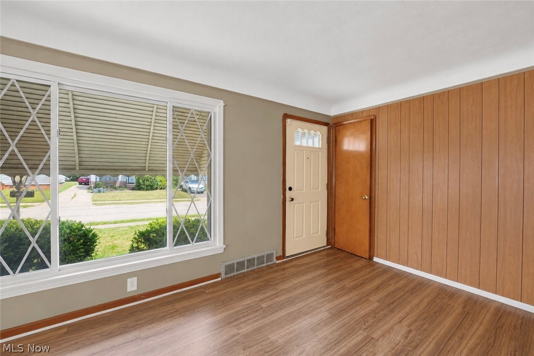 15916 Edgewood Avenue Maple Heights OH 44137