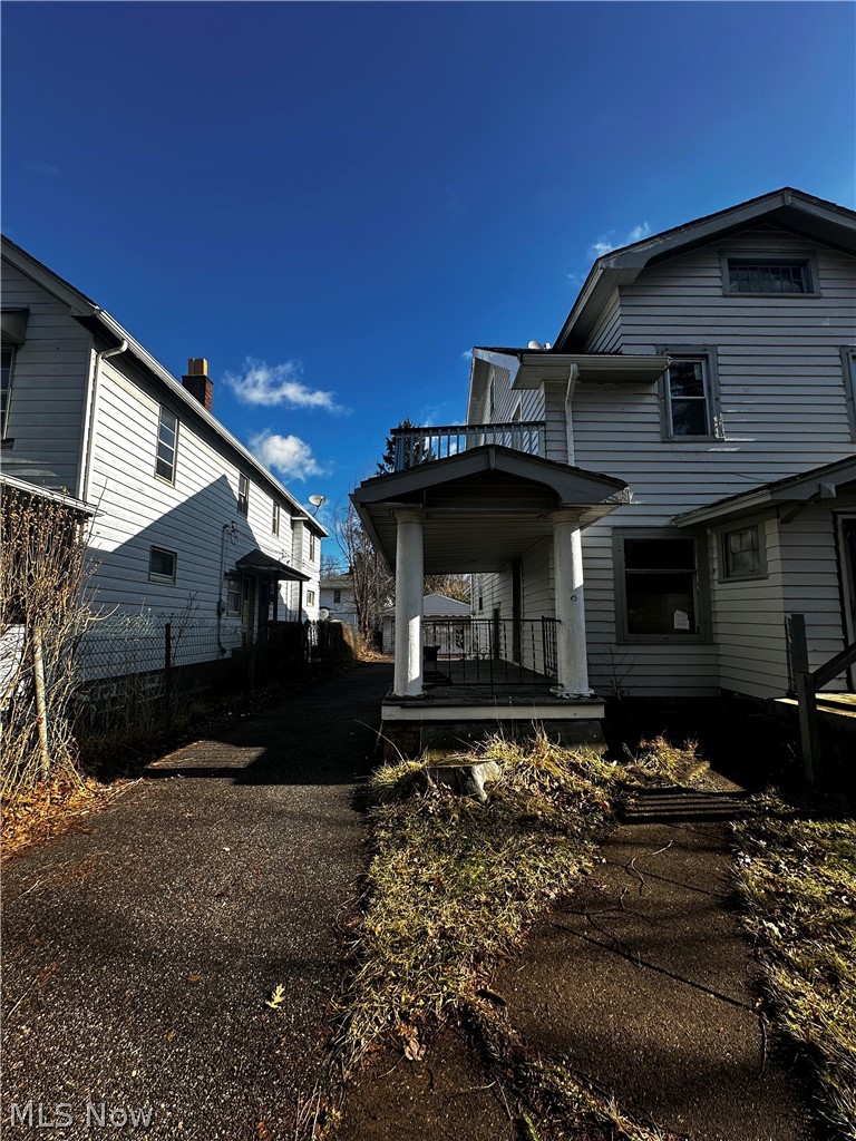 2083 N Taylor Road Cleveland Heights OH 44112