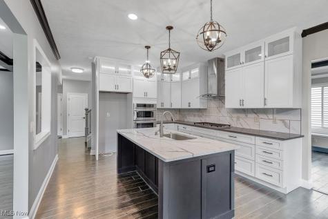 491 Parkside Drive Bay Village OH 44140