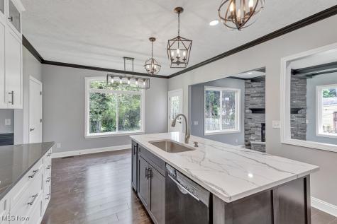 491 Parkside Drive Bay Village OH 44140