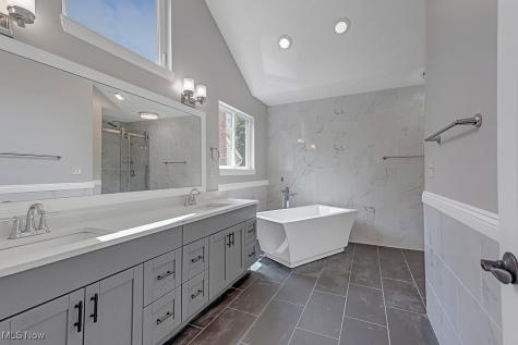491 Parkside Drive Bay Village OH 44140