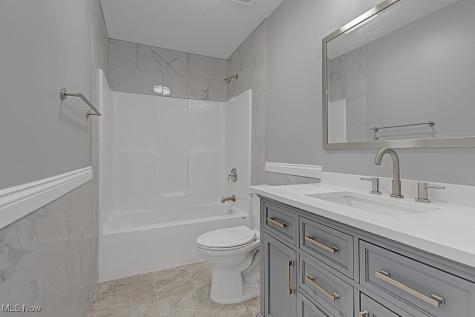 491 Parkside Drive Bay Village OH 44140