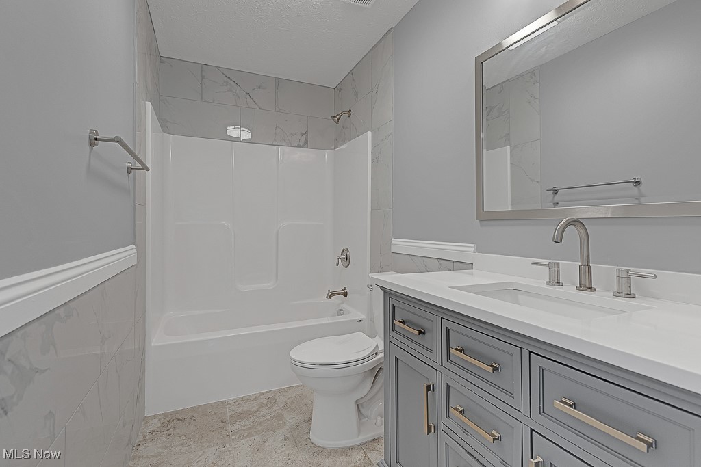 491 Parkside Drive Bay Village OH 44140