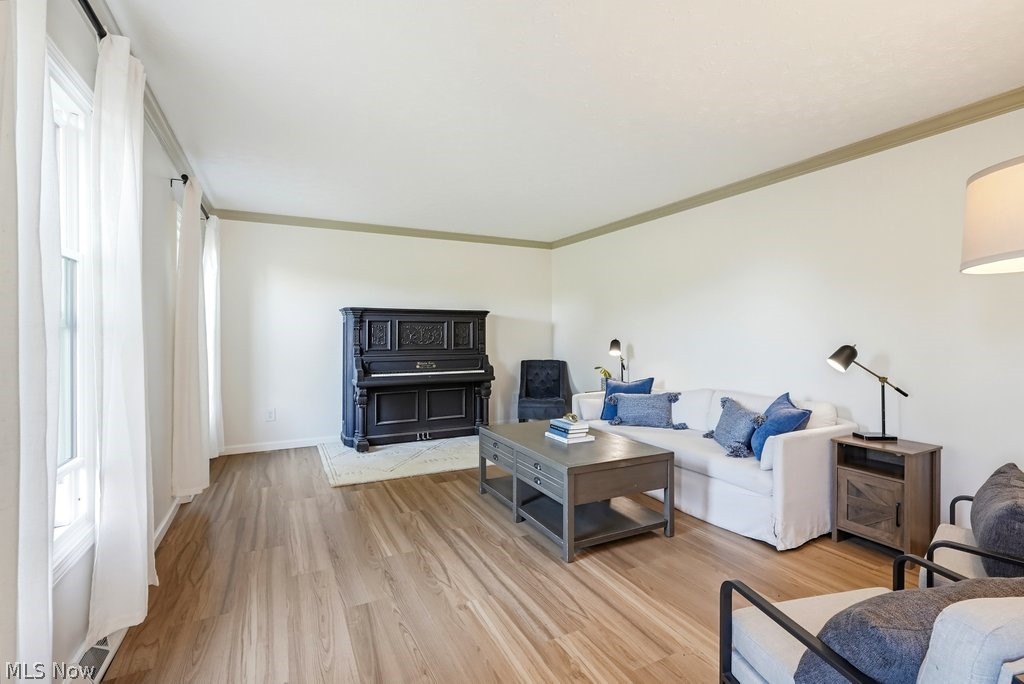 11111 Elk Run Road Chardon OH 44024