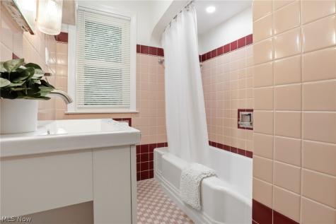 523 Rotunda Avenue Akron OH 44333