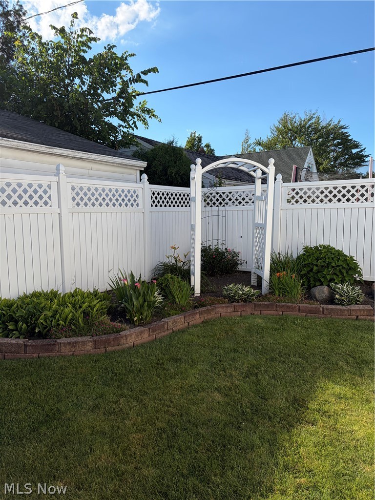 2720 Walbrook Avenue Cleveland OH 44109