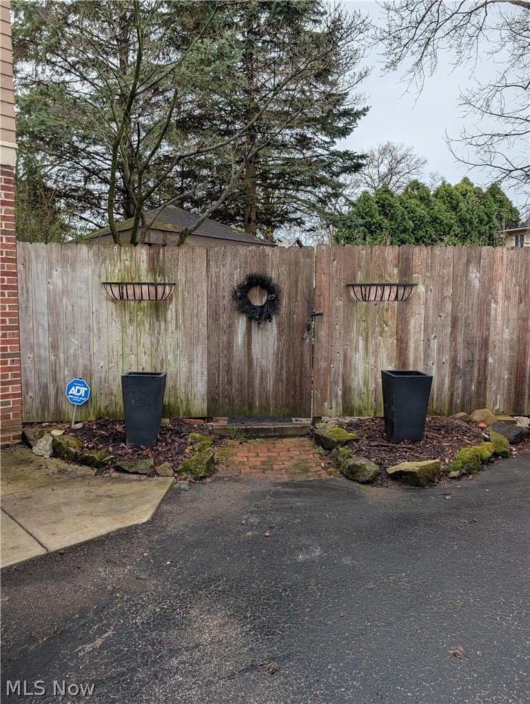 224 Casterton Avenue Akron OH 44303