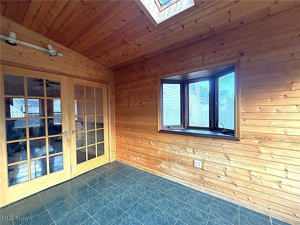 737 Dunny Avenue Sheffield Lake OH 44054