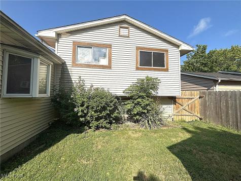 737 Dunny Avenue Sheffield Lake OH 44054