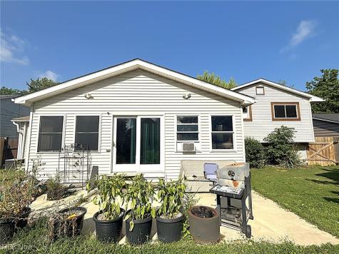 737 Dunny Avenue Sheffield Lake OH 44054