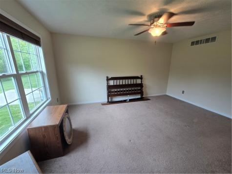 136 Haydens Arbor Elyria OH 44035