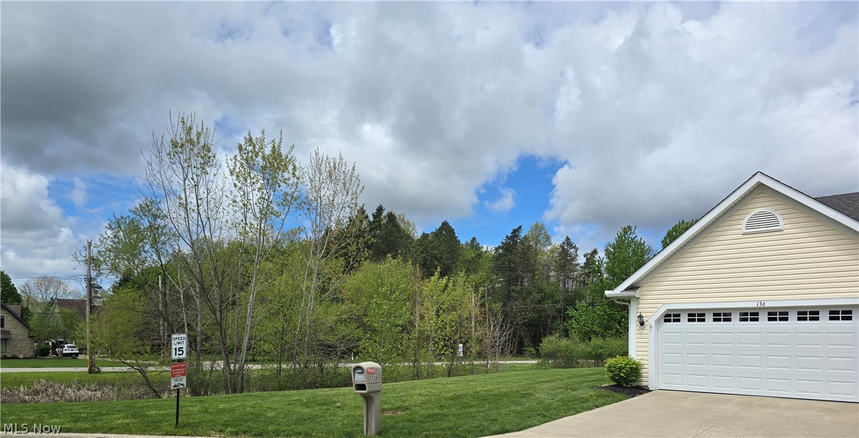 136 Haydens Arbor Elyria OH 44035