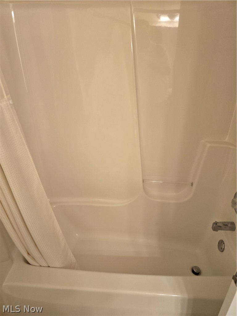 136 Haydens Arbor Elyria OH 44035