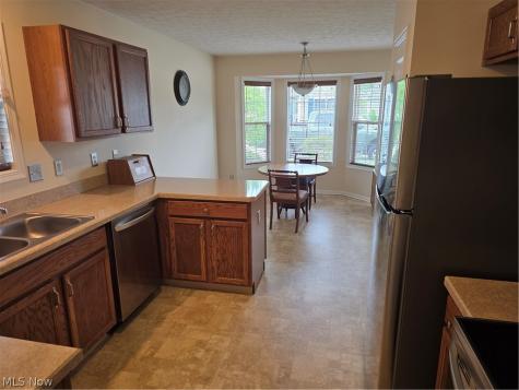 136 Haydens Arbor Elyria OH 44035
