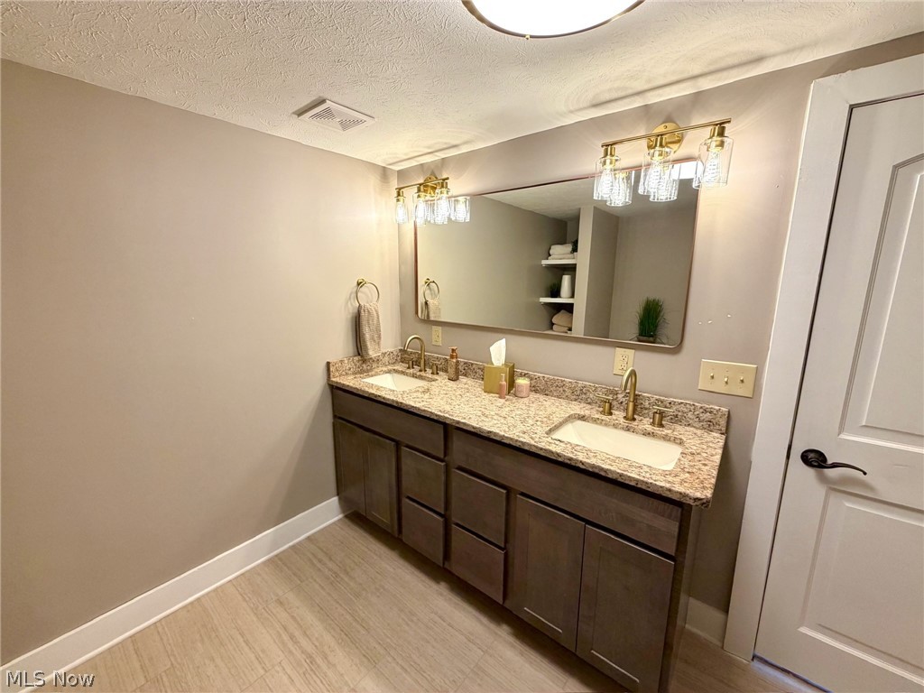 549 Perry Road Tallmadge OH 44278