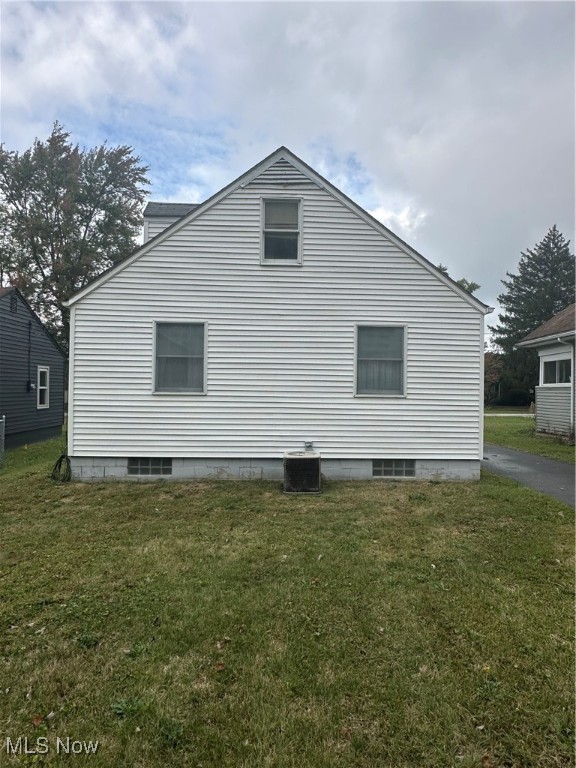 1351 Bradford Street NW Warren OH 44485