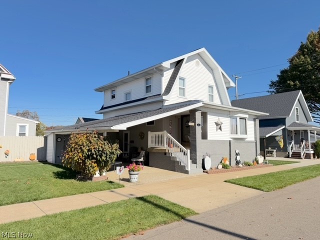 311 E 7th Street Uhrichsville OH 44683