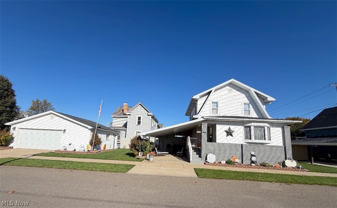 311 E 7th Street Uhrichsville OH 44683